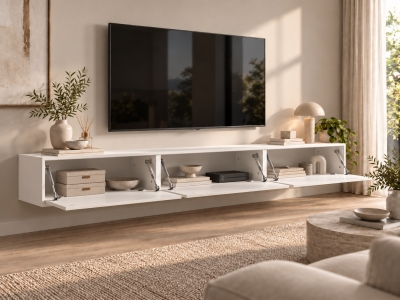 Base TV Logan suspensa em branco mate com as três portas basculantes abertas, numa sala de estar